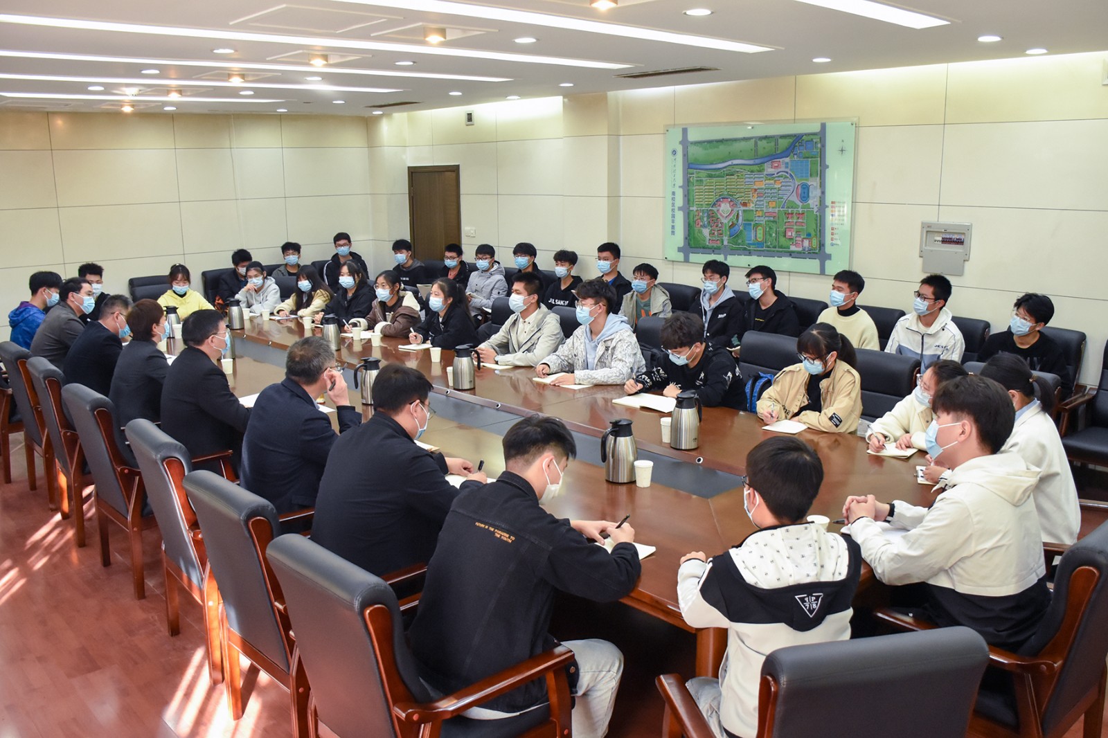20211118邹友峰学业导师与员工座谈3.jpg